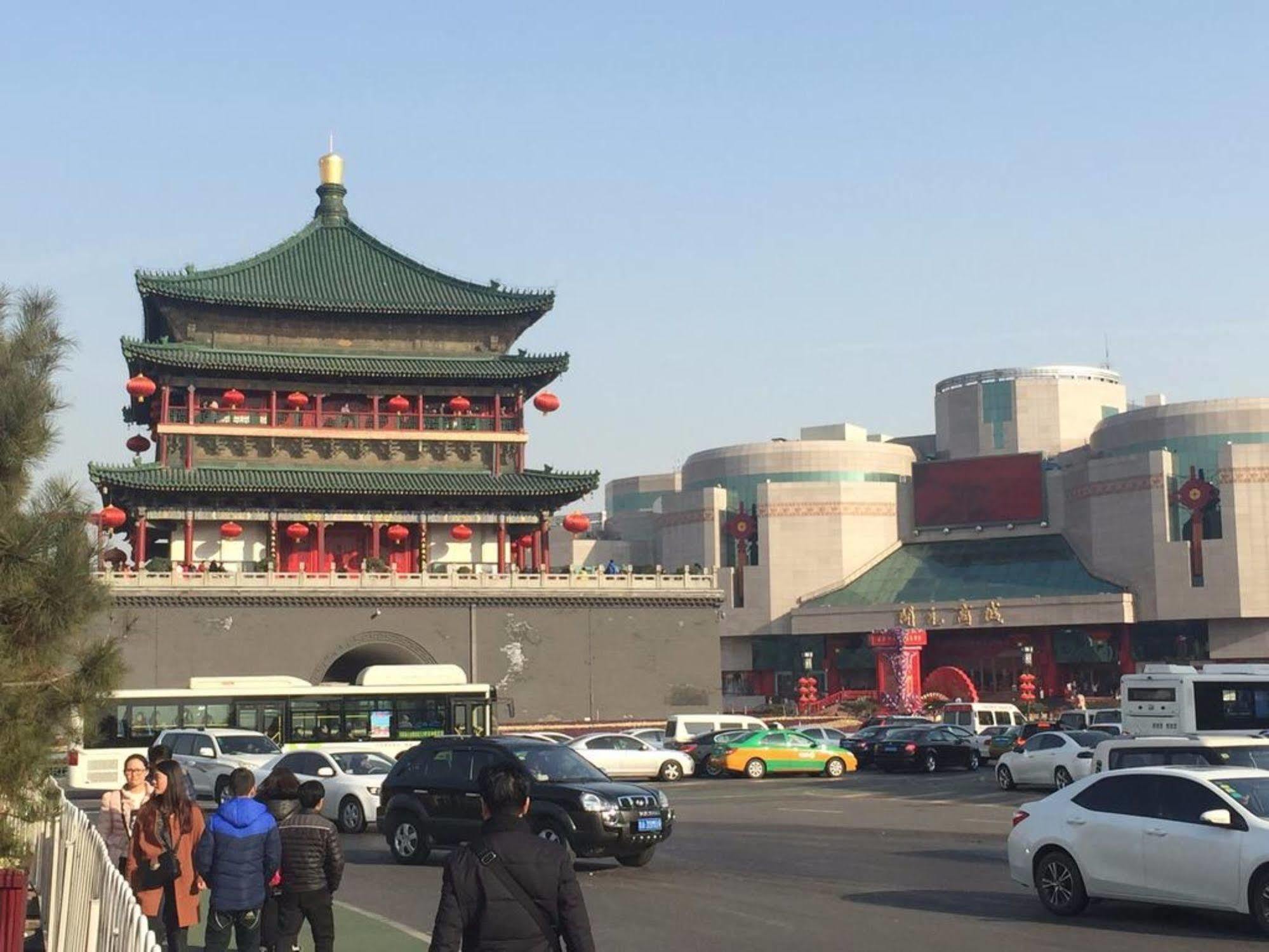 Готель Ramada By Wyndham Xian Bell Tower Екстер'єр фото